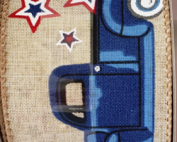 BLU TRK PAT STRS TAN LIN-2.5” WR
This bow could be used for the Fourth of July or any Patriotic event. Streamers will be solid ribbons in the colors of red, white, blue, and tan. If available, a coordinating text streamer could be added.