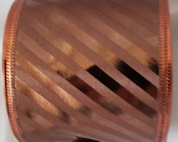 BRW STRP SAT-2.5” WR
This bow is a solid brown striped satin bow. Streamers could be any coordinating print or solid ribbon.
