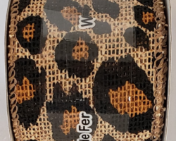 CHEETAH BRLP-2.5” WR
This bow could be used for any occasion including a new pet collection. Streamers will be solid ribbon in shades of brown. If available, a coordinating text streamer could be added.