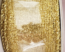 GLT GLD SHR-1.5” WR
This bow could be used for any occasion including Christmas or bereavement. Streamers could be any coordinating print or solid ribbon.