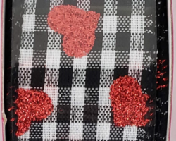 GLT HRTS BLK WH GING-1.5” WR
This bow is for a Valentine’s Day collection. Streamers will be solid ribbon in the colors of red, black and white. If available, a coordinating text streamer could be added.