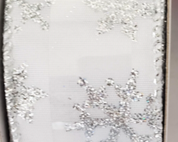 GLT SLVR SNWFL WH-1.5” WR
This bow could be used for Christmas or winter collection. Streamers will be solid ribbon in the colors of silver and white. If available, a coordinating text streamer for the desired occasion could be added.