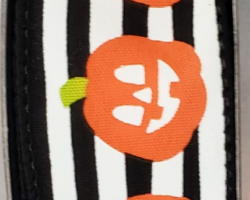 JK LNTRN BLK WH STRP-1.5” WR **GLOWS IN THE DARK**
This bow is for a Halloween collection. Streamers will be solid ribbon in the colors of orange, white and black. If available, a coordinating text streamer could be added.