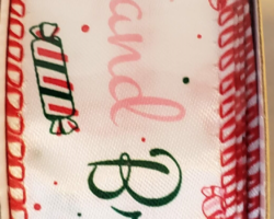 MRY BRT TXT WH SAT-1.5” WR
This bow is for a Christmas collection. Streamers will be solid ribbon in the colors of red, green, pink and white.