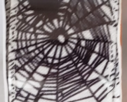 SPDR WBS WH LIN-1.5” WR
This bow is for Halloween. Streamers will be solid ribbon in the colors of black and white. If available, a coordinating text streamer could be added.