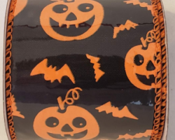 PMKN BATS BLK SAT-2.5" WR This bow is for Halloween. Streamers will be solid ribbon in the colors of orange and black. If available, a coordinating text streamer could be added.
